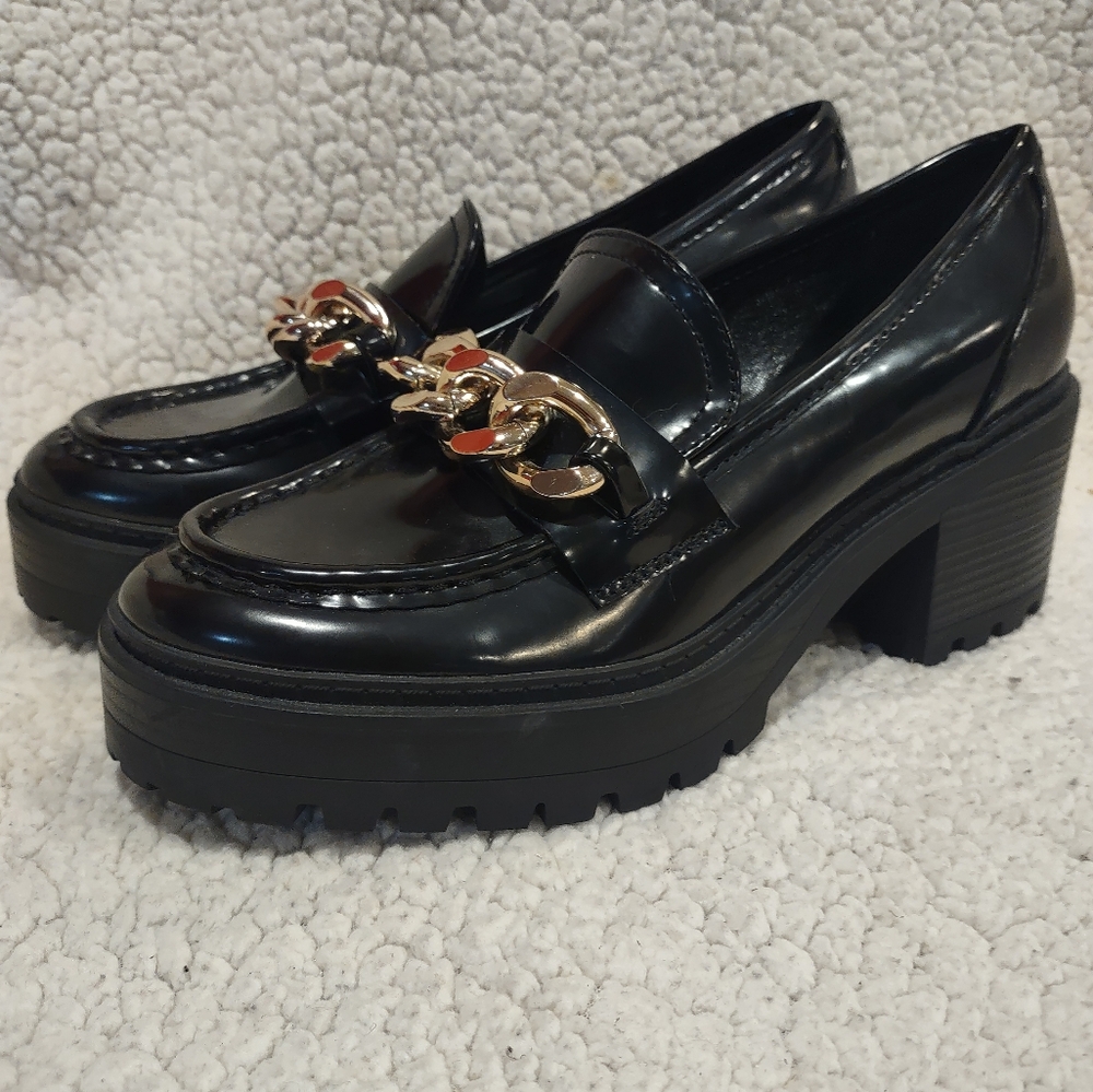 Guess Hillford Lug Sole Loafers Chunky Women’s US 8.5 Gold Chain New W/O Box